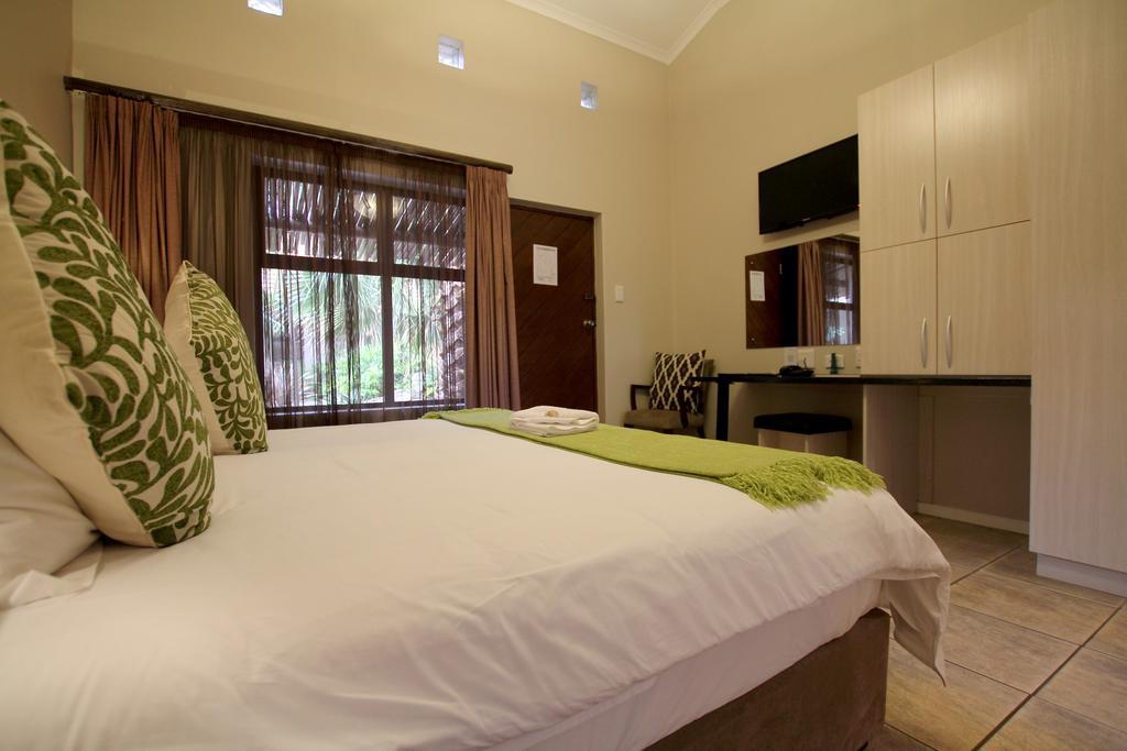 Ibhayi Guest Lodge - Lion Roars Hotels & Lodges. Port Elizabeth Ngoại thất bức ảnh
